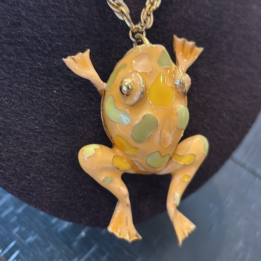 Estate Jewelry Gold Enamel Large Frog Pendant Necklace for Reptile Lovers​ - Picture 2 of 11